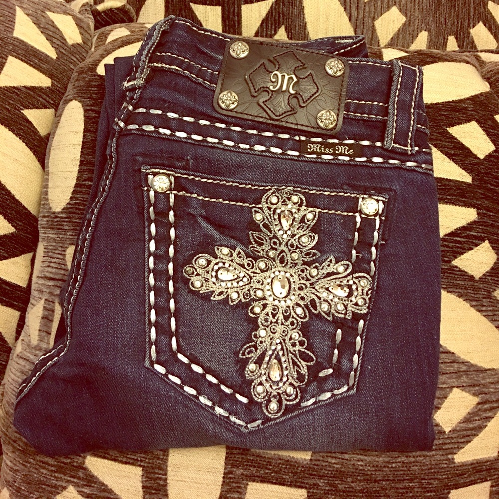 Miss me jeans bejeweled cross
