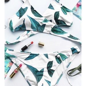 NWT: COURT AND SPARK FRESH LEAVES BIKINI SET