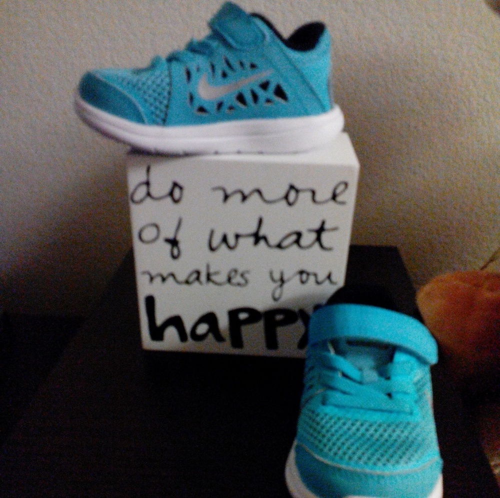 Nike toddler sneakers NWOT make me an offer