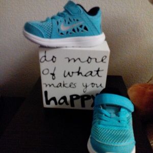 Nike toddler sneakers NWOT make me an offer