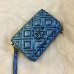 Authentic Tory Burch zip wrist wallet
