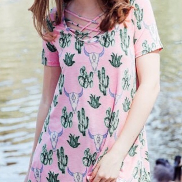 🔥SALE! 1 LEFT! Cactus Tunic Top - Picture 3 of 5