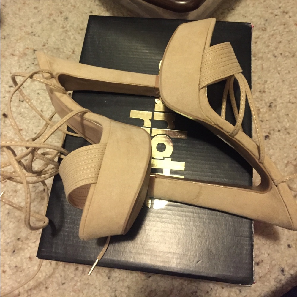 Platform gladiator heels. Taupe sz 6 nwt