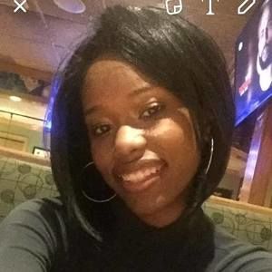 Meet your Posher, Alexis