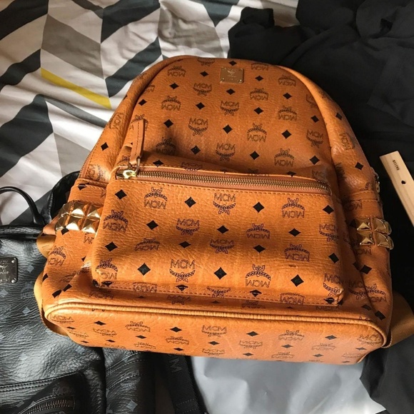 (SOLD) AUTHENTI MEDIUM MCM STARK BACKPACK - COGNAC - Picture 6 of 7