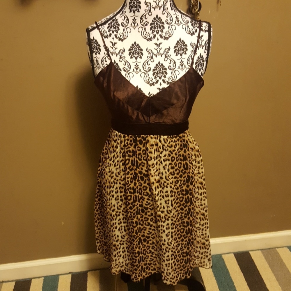 🔴SALE!🔴Leopard print Forever 21 dress.