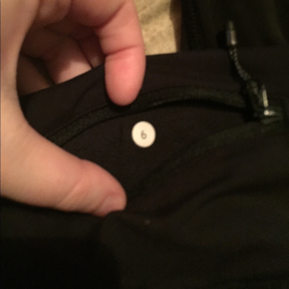 Additional pictures of lululemon ruffled leggings