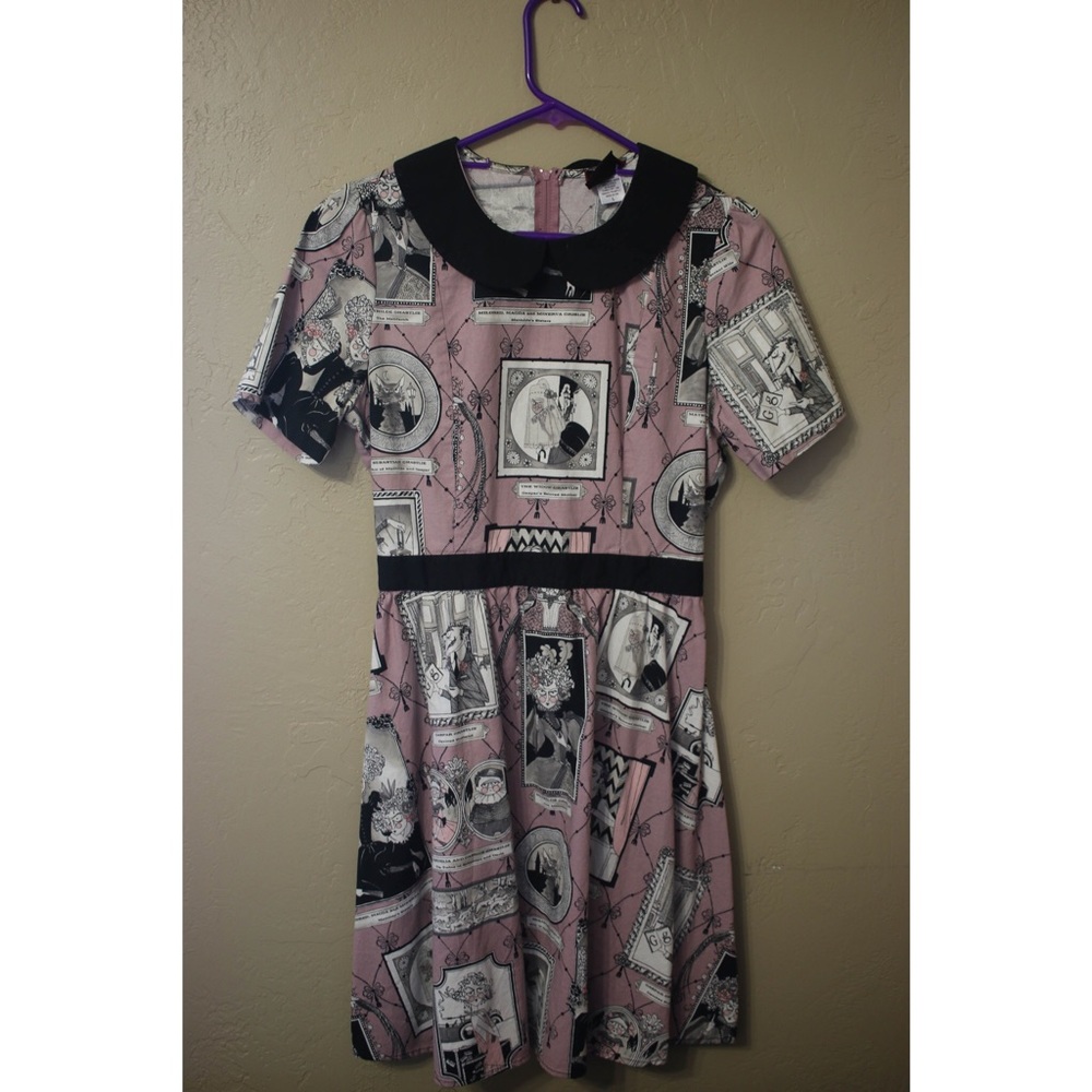 Large pin up style Folter dress