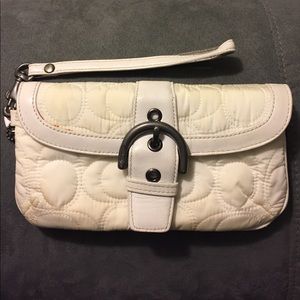 ‼️Donating soon‼️COACH Nylon/Leather wristlet