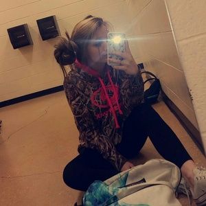 Meet your Posher, Felicity