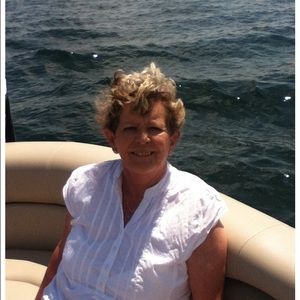 Meet your Posher, Clareen