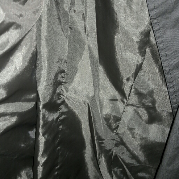 A jacket - Picture 2 of 4