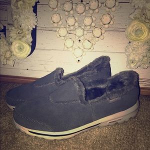 NWOT Furry sketcher go walks