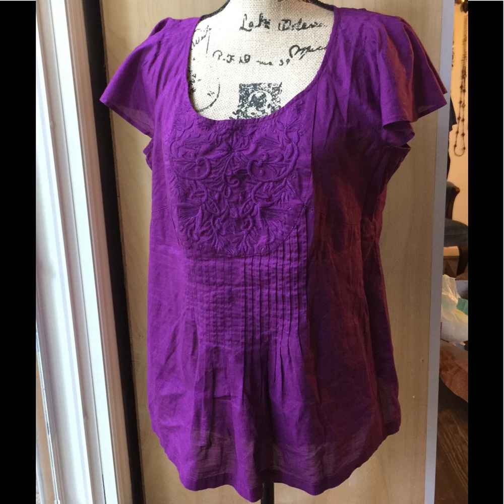SOLD*** Banana Republic blouse w side zip