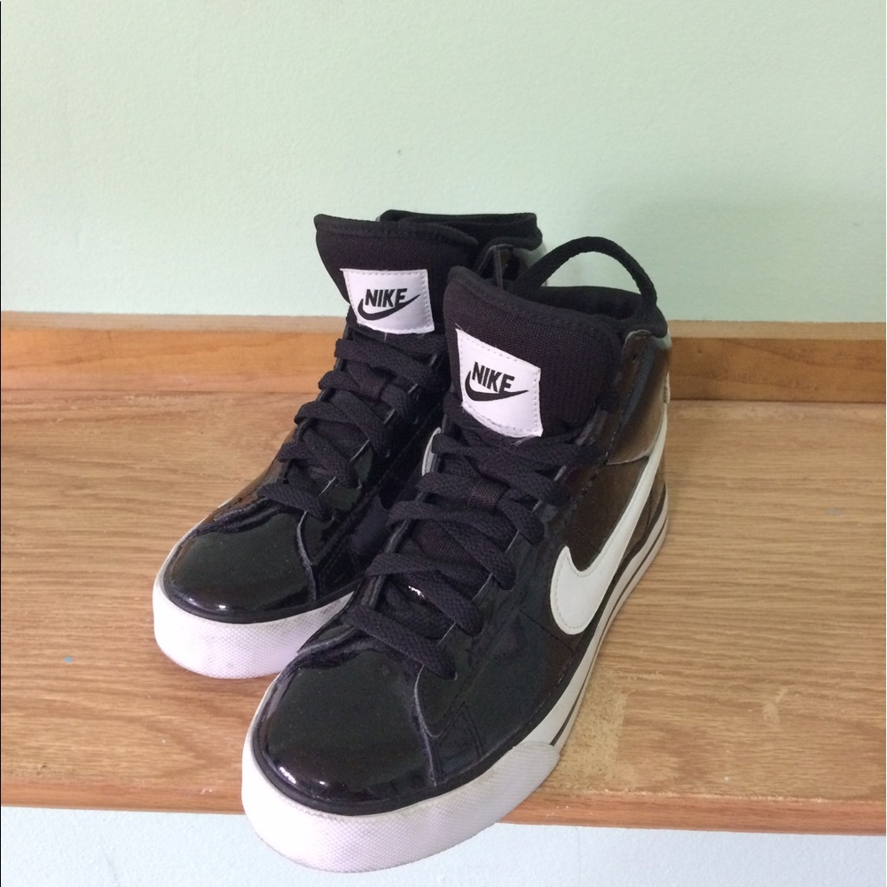 NIKE Women's High Top sneakers