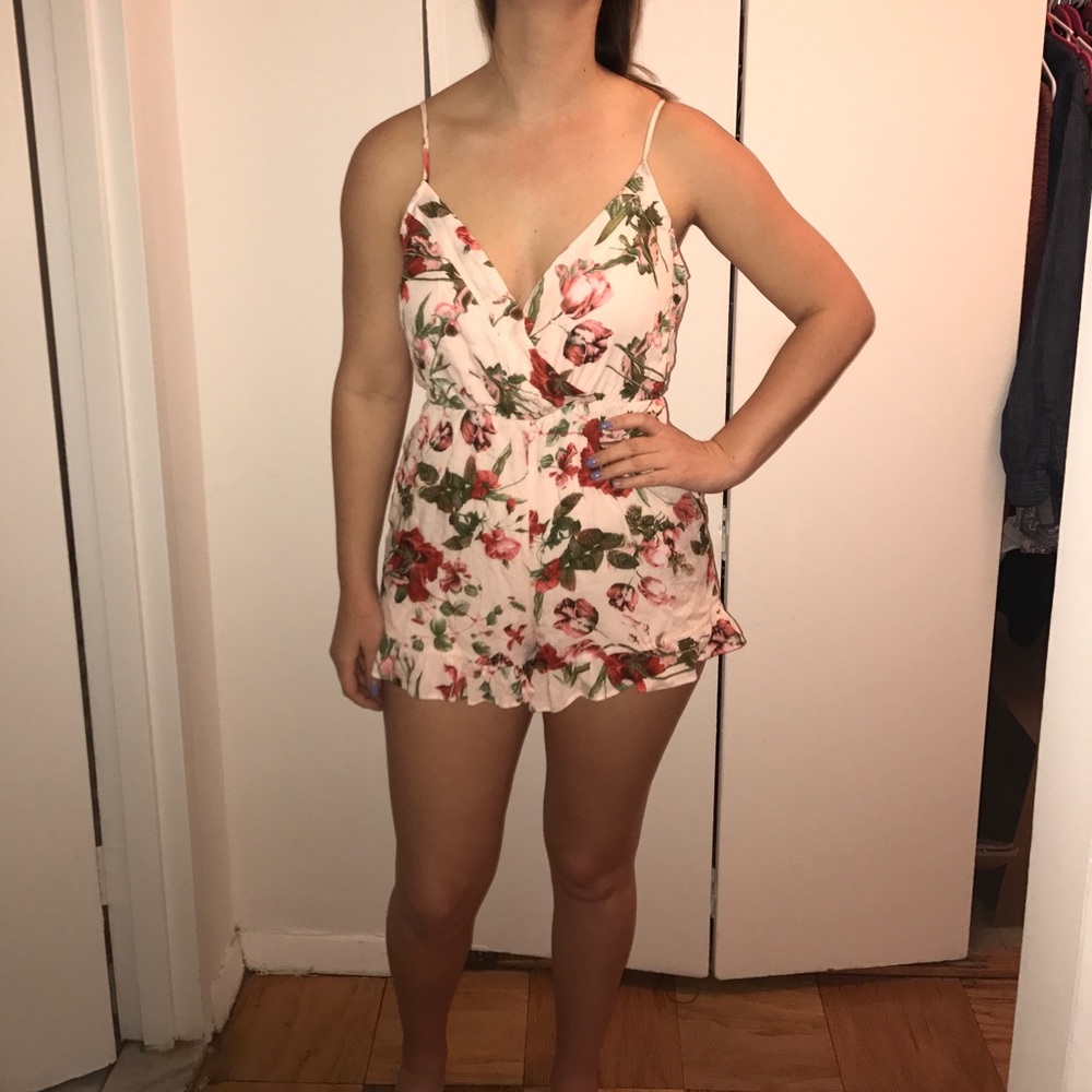 NEW Floral Romper by Alythea size Medium
