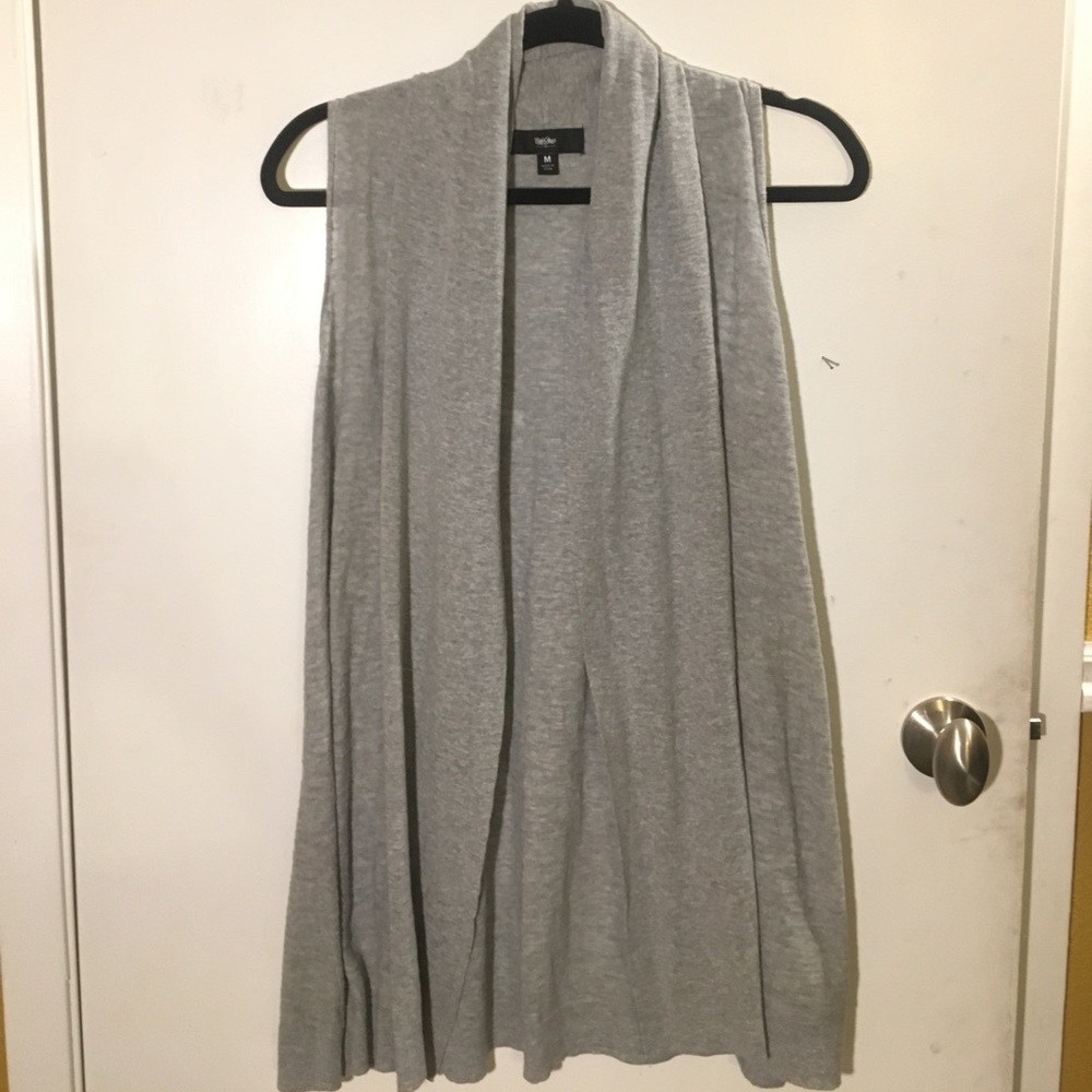 Short sleeved sweater cardigan