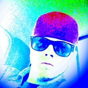 Meet your Posher, Dustin