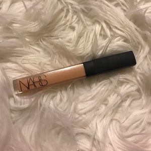Nars radiant creamy concealer LIGHT 3 HONEY