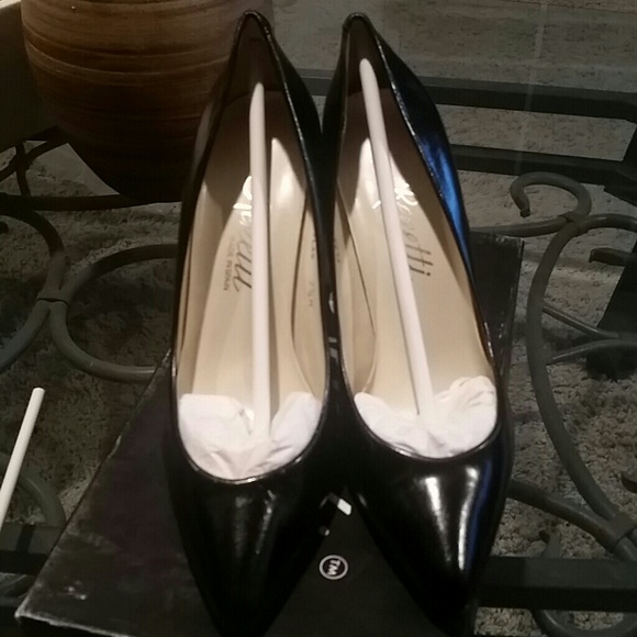 Heels - Picture 2 of 2