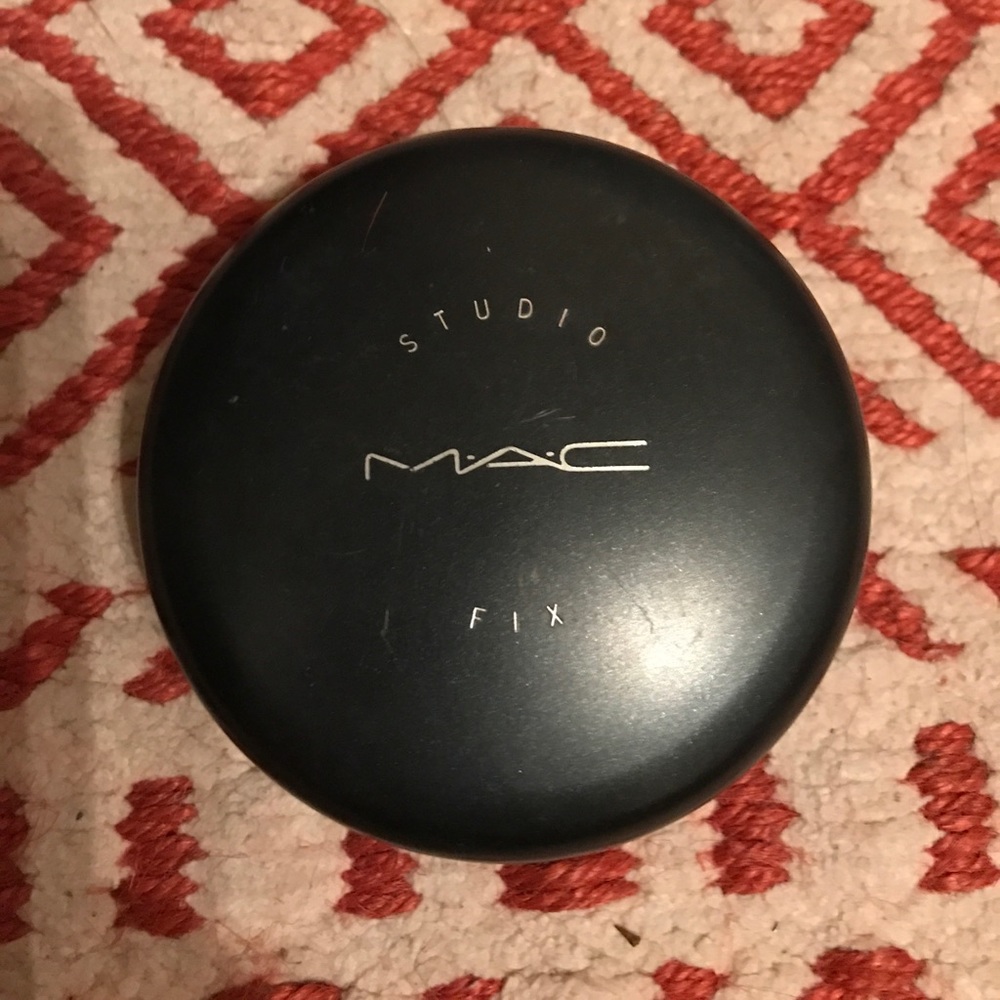 Mac studio fix powder