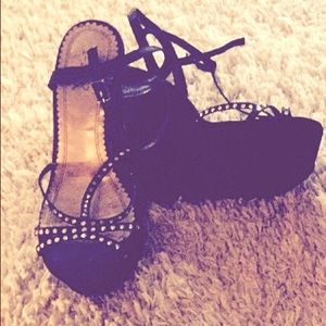 Women's black with long wedges