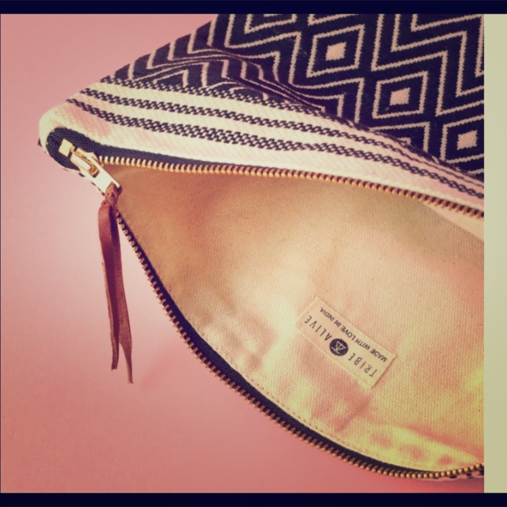 ⬇️**PRICE DROP**Foldover Clutch – Atitlán Brocade - Picture 3 of 3