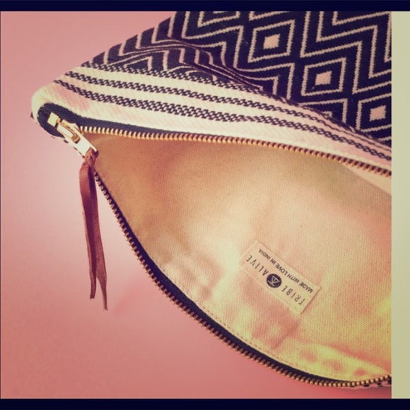 ⬇️**PRICE DROP**Foldover Clutch – Atitlán Brocade - Picture 3 of 3