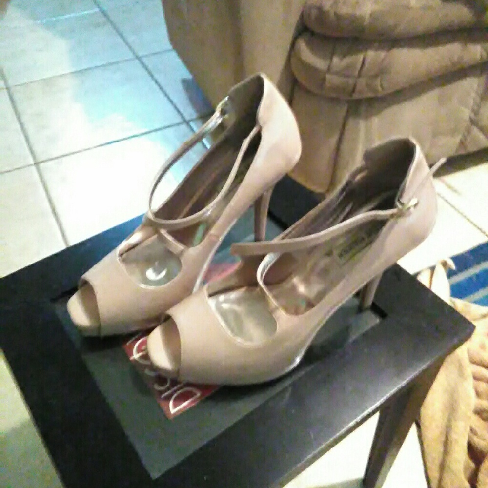 Steve Madden Nude Heels