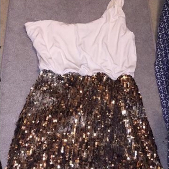 Dress - Picture 1 of 2