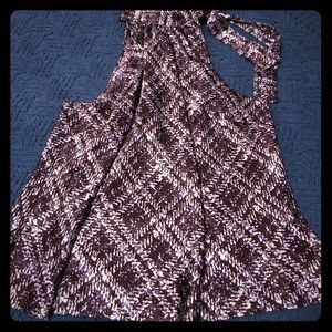 Silky tank with cute tie detail, size 20