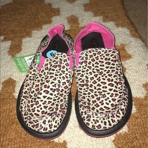 Brand New Sanuks youth size 6