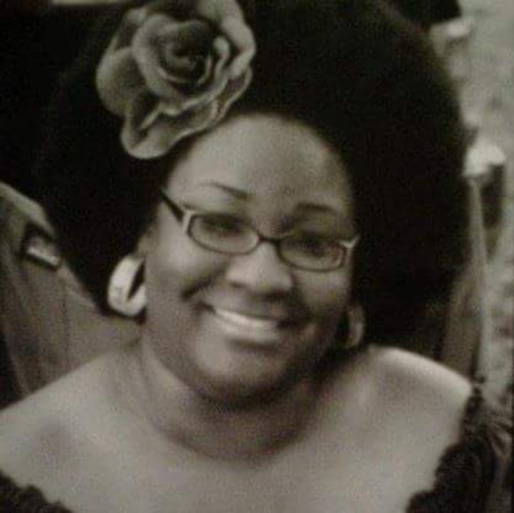 Meet your Posher, Sheletha Monet - Picture 2 of 8