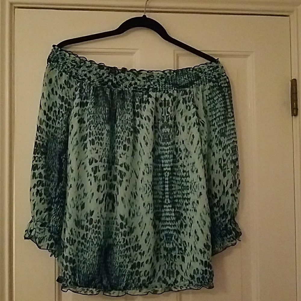 off the shoulders print blouse