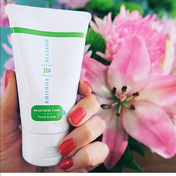 🔆BrIGHTENING SCRUB 🔆🔆NEW - Picture 2 of 3