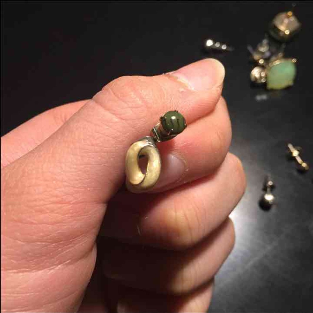 Earings - Picture 4 of 4