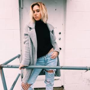 Meet your Posher, Natalie