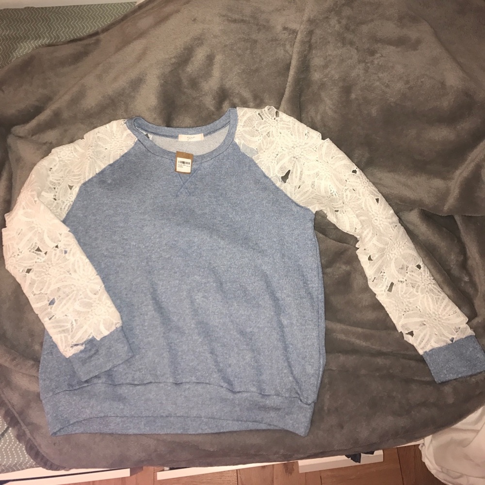 NEW Light weight chambray lace slv raglan sweater