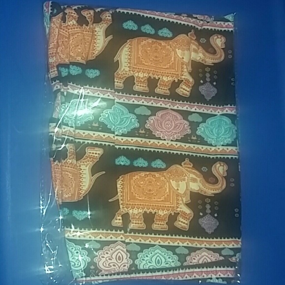 One Size & Plus Size Leggings - Picture 2 of 2