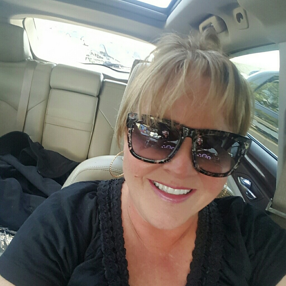 Meet your Posher, Dayna