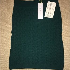 BCBG fitted stretch skirt size S/XS