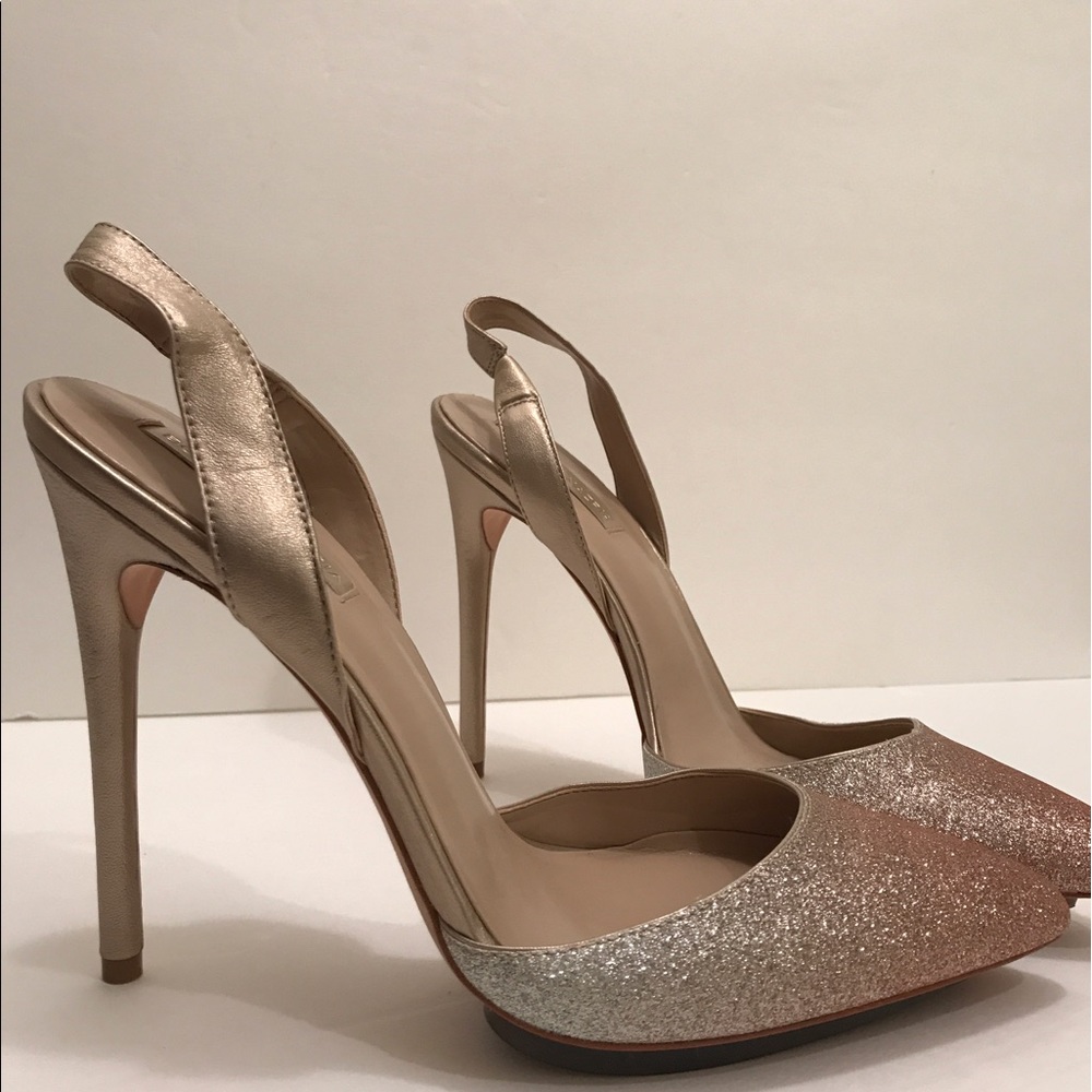 NEW BCBG Maxazaria Gold Pump