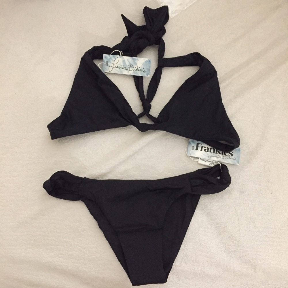 ❌SOLD❌NWT 2017 Frankie's bikinis Malibu set black- - Picture 5 of 6