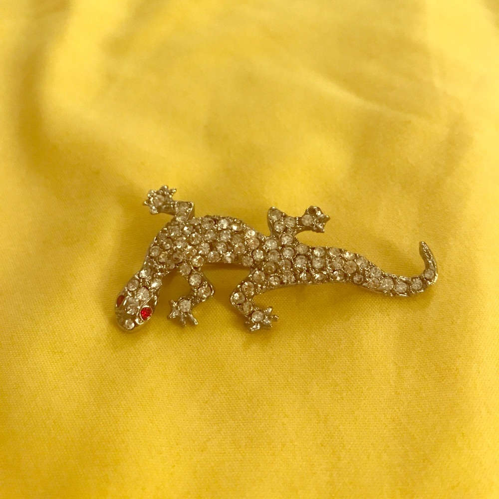 Vintage lizard brooch