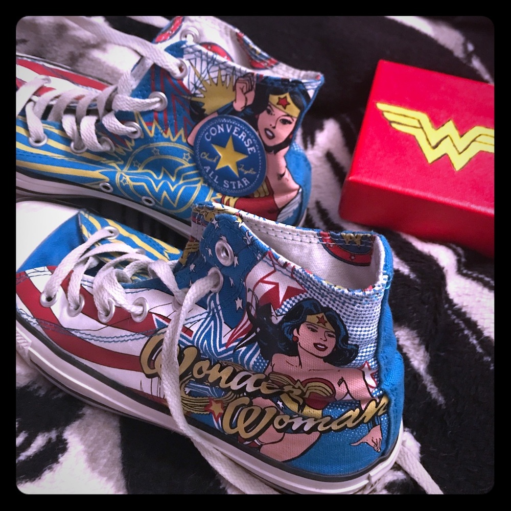 Official Wonder Woman DC Hightop Converse