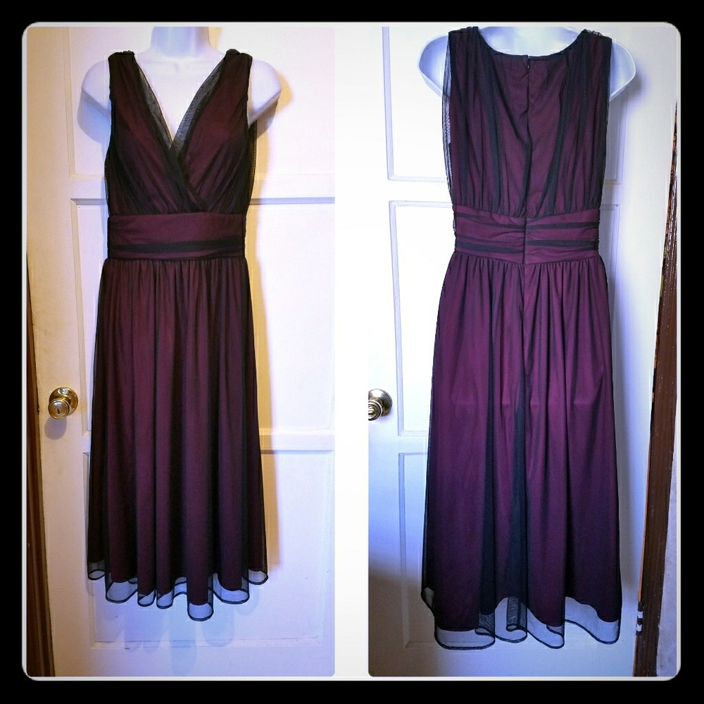 Preloved wine with black transparent lace dress