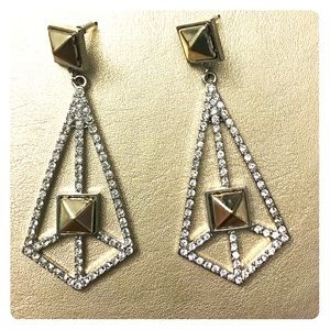Beautiful Chandelier Inspired Earrings!
