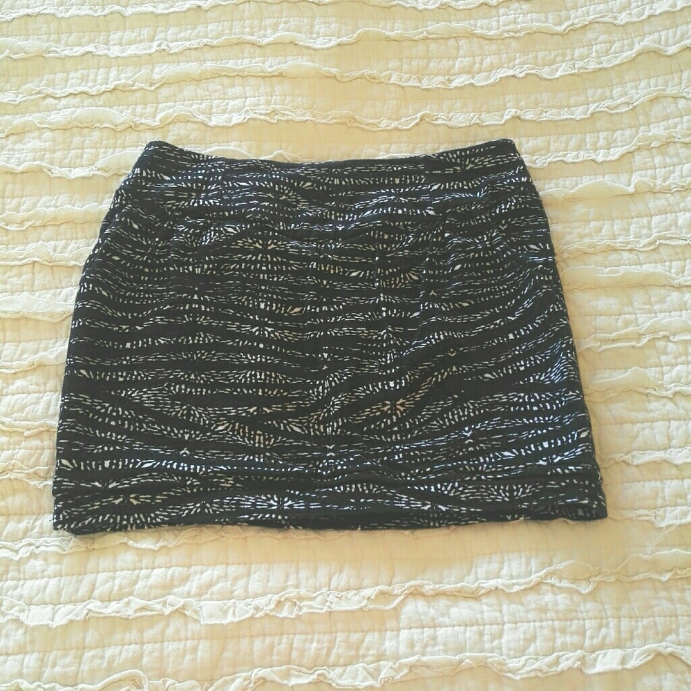 Women Mini Stretch Skirt with Front Pocket