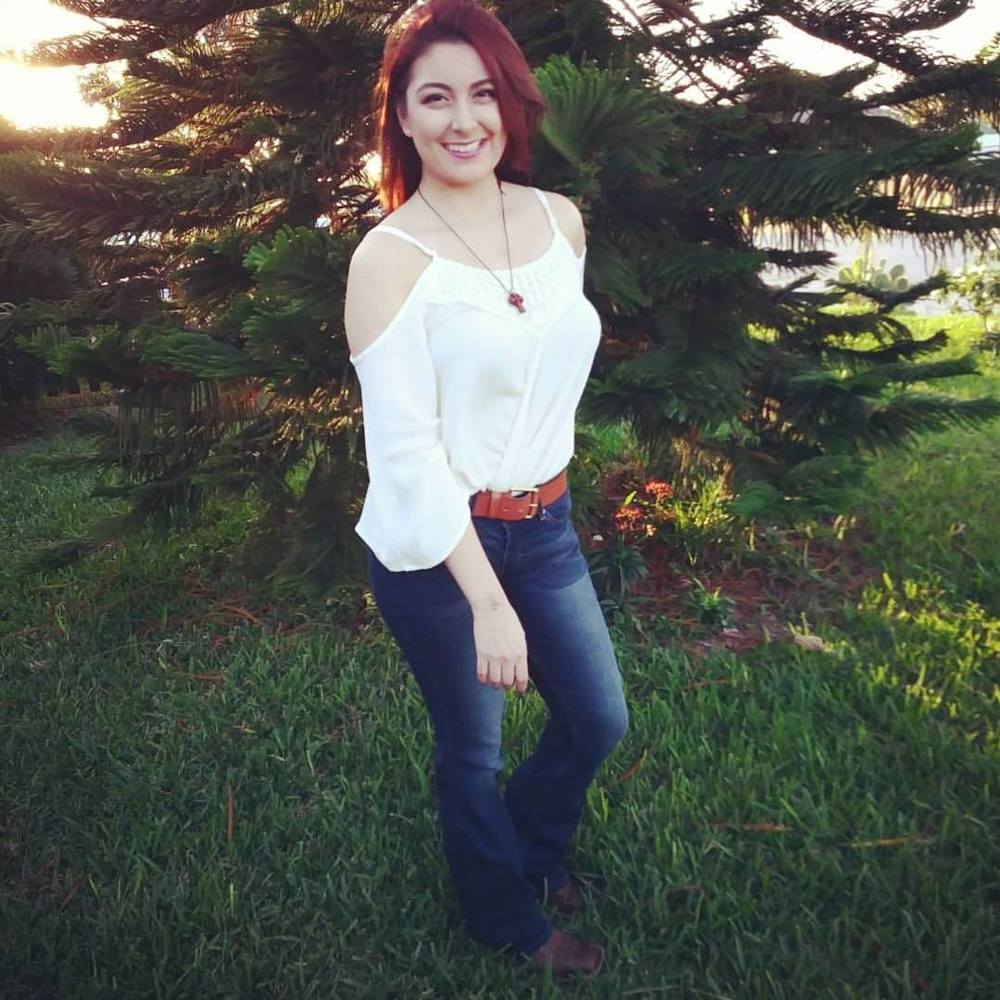 Meet your Posher, Yureli