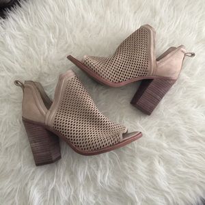 kensa peep toe bootie
